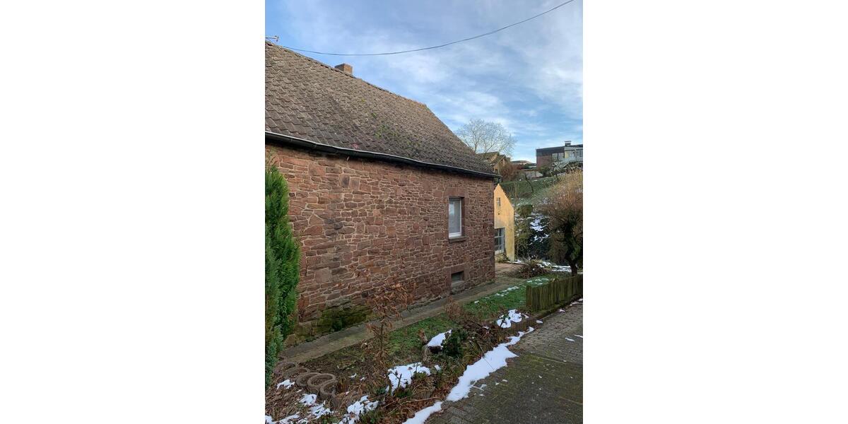 Natursteinhaus in Üdingen mit Garage - renovierungsbedürftig 5 zimmer