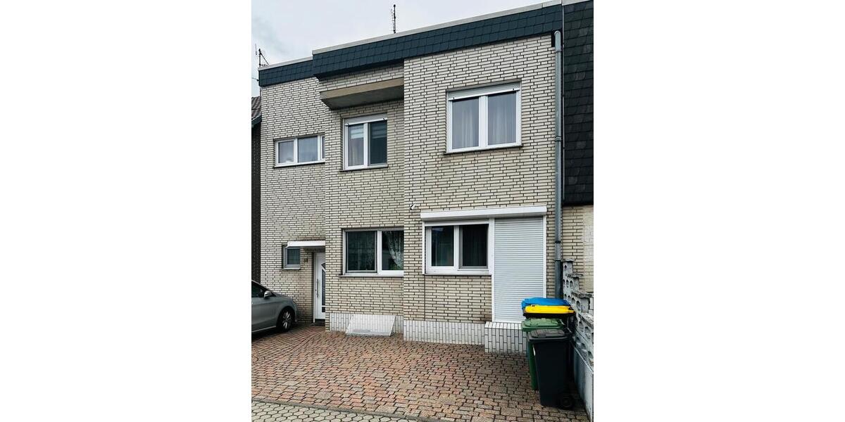 Reihenhaus Düren Mariaweiler-Hoven - 8 Zimmer, 200 m&sup2;, 350.000&euro; | Angebot:25205111