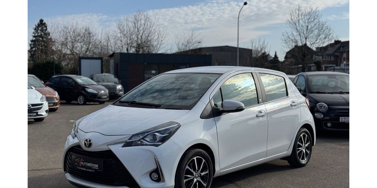 Toyota Yaris 62.621 km 12.999 &euro; Düren 52349