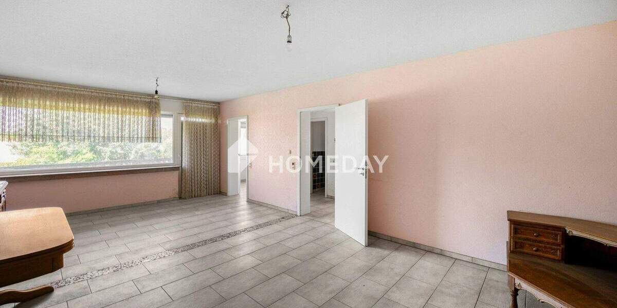 Geräumiges ZFH mit Garten, Balkon, Loggia, Garage und Ausbaupotenzial in ruhiger Lage 7 zimmer