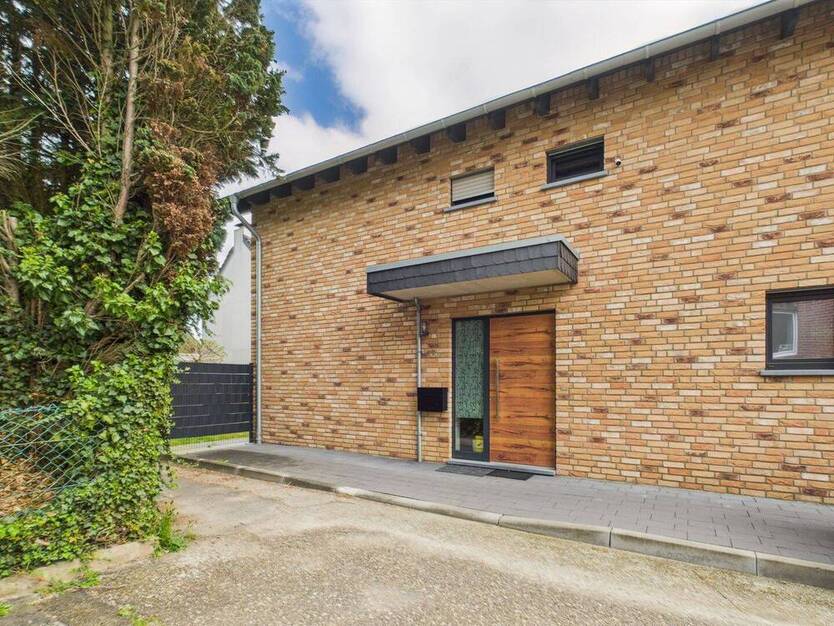 Modernes Einfamilienhaus von 2023 mit Garten, Garage & viel Platz zum Wohlfühlen!