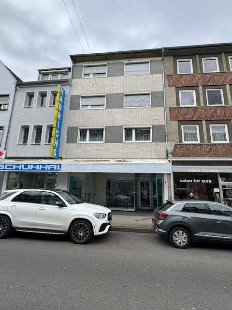 Haus zum Kaufen in Düren 449.000 € 320 m²