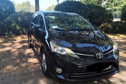 Toyota Verso 126.000 km 10.900 &euro; Düren 52351