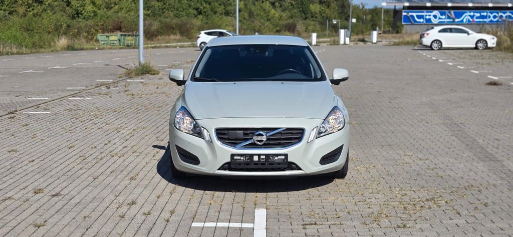Volvo S60 89.000 km 10.999 € Roetgen 52159
