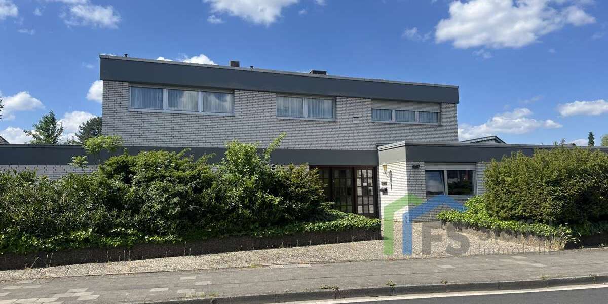 Einfamilienhaus Düren Rölsdorf - 7 Zimmer, 300 m&sup2;, 750.000&euro; | Angebot:27228809