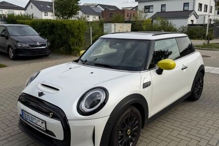 Mini Cooper SE 27.500 km 20.700 &euro; Düren 52353