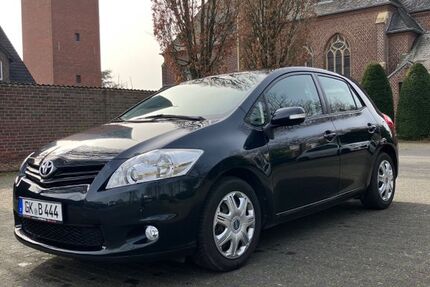 Toyota Auris 112.000 km 6.900 &euro; Gangelt 52538