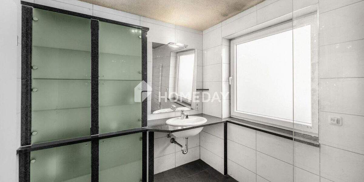 Geräumiges ZFH mit Garten, Balkon, Loggia, Garage und Ausbaupotenzial in ruhiger Lage 7 zimmer