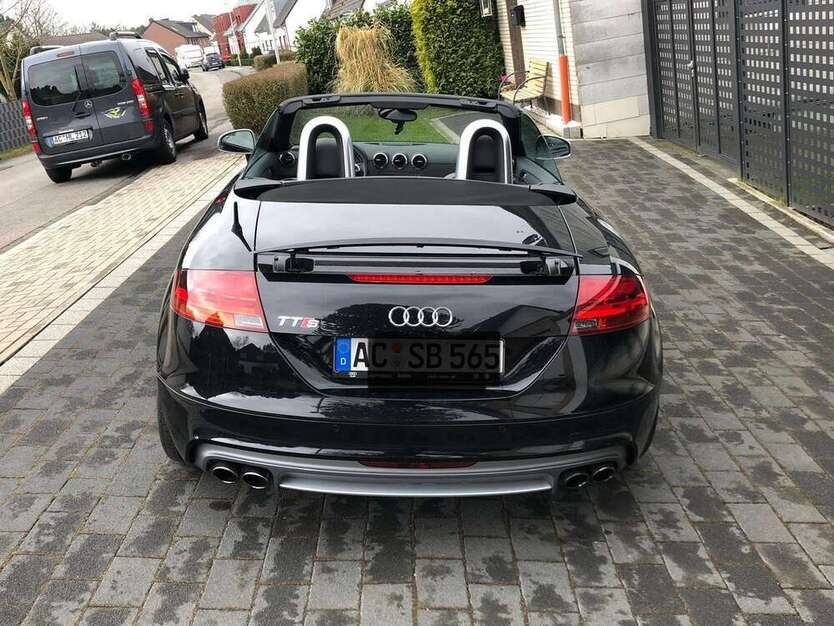 TT