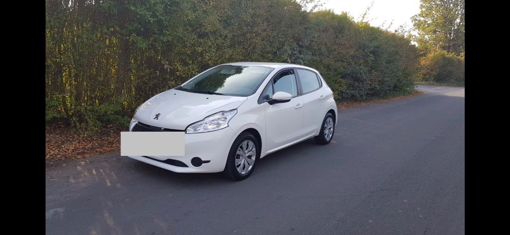 Peugeot 208 96.000 km 5.400 € Baesweiler 52499