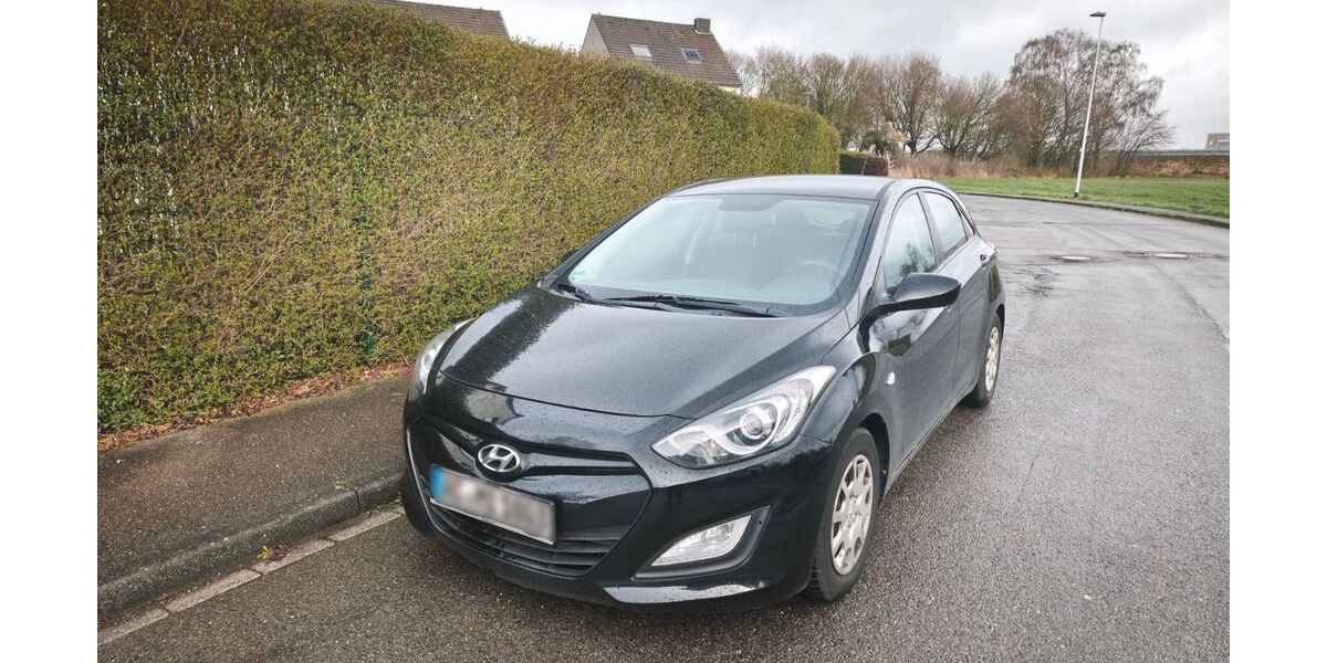 Hyundai i30 115.000 km 5.900 &euro; Aachen 52080