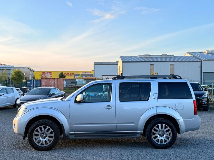 Nissan Pathfinder 189.000 km 14.900 € Düren 52351