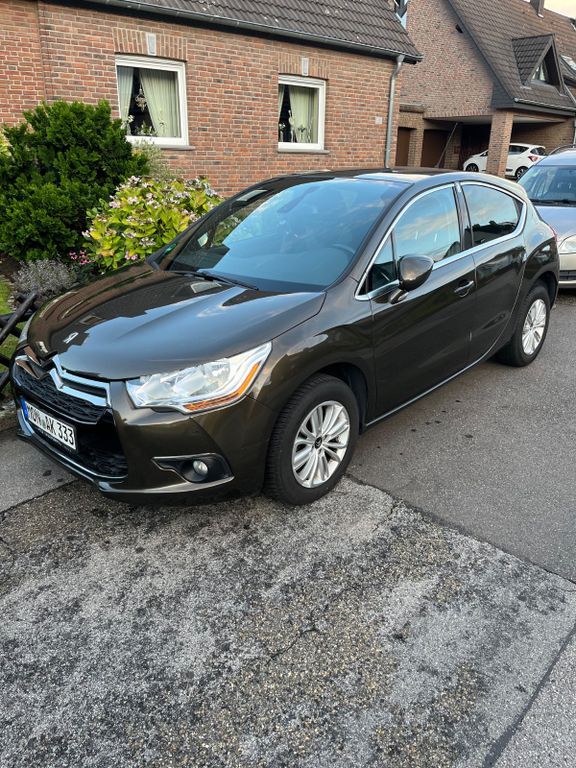 DS4
