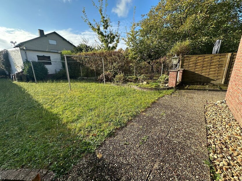 Modernes Einfamilienhaus mit Garten und Garage in top Lage von 52355 Düren