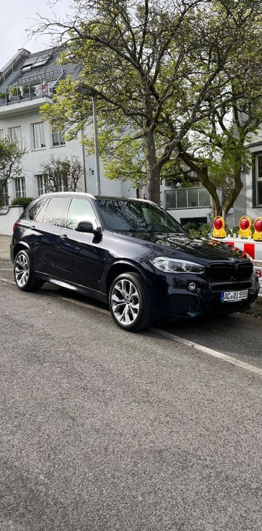 BMW X5 220.000 km 22.900 € Aachen 52080