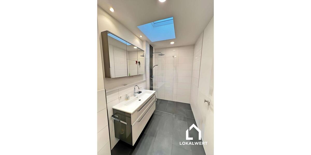 Exklusive 2,5-Zi. Wohnung mit Dachterrasse, Einbauküche & top Ausstattung in zentraler Lage 2.5 zimmer