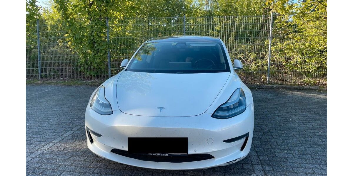 Tesla Model 3 196.000 km 18.250 &euro; Jülich 52428