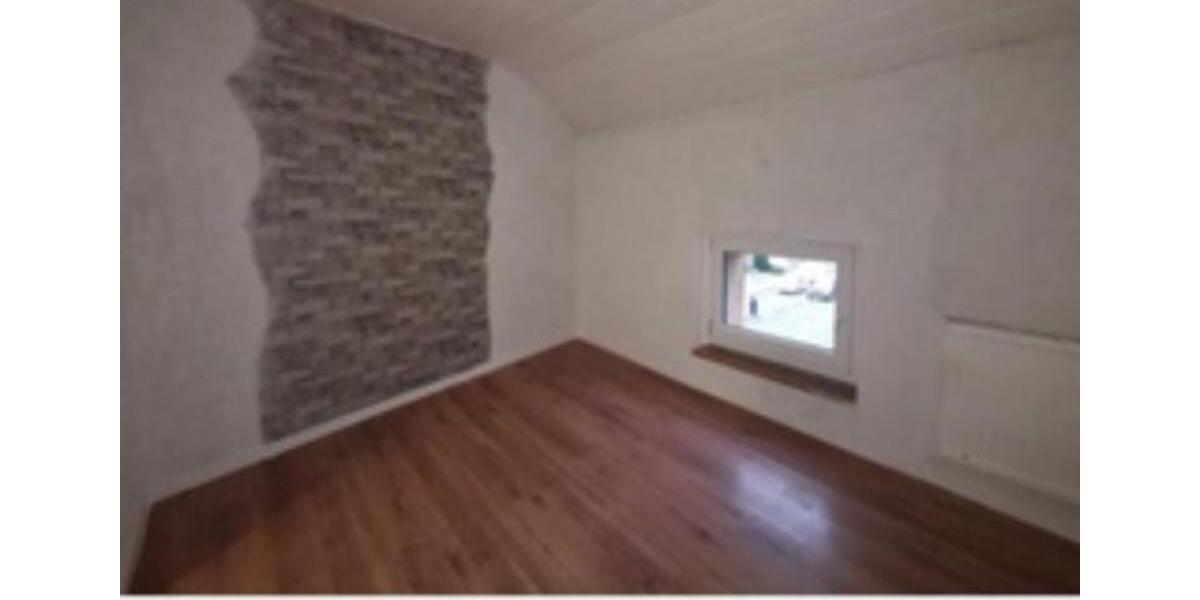 Zentral gelegenes Reihenhaus teilsaniert in Düren 5 zimmer