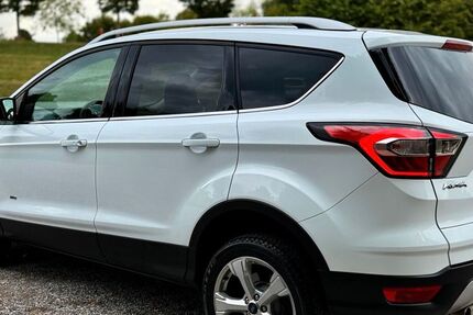 Ford Kuga 81.000 km 15.000 € Düren 52351