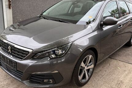 Peugeot 308 132.000 km 4.700 &euro; Aachen 52070