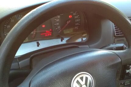 VW Golf 239.000 km 2.250 € Nideggen 52385