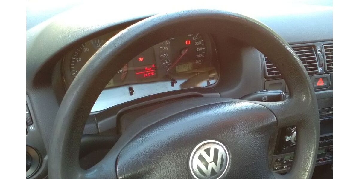 VW Golf 240.000 km 3.500 € Nideggen 52385