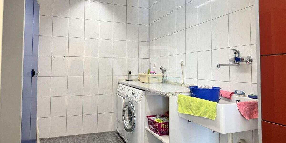 Etagenwohnung Eschweiler - 3 Zimmer, 185 m&sup2;, 1.350&euro; | Angebot:25800937