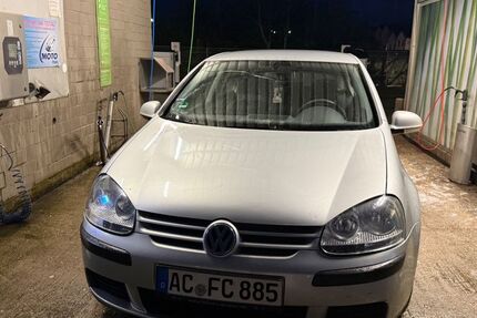 VW Golf 211.000 km 3.200 &euro; Eschweiler 52249