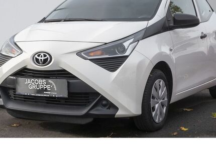 Toyota Aygo (X) 48.326 km 7.930 € Geilenkirchen 52511