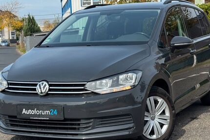 VW Touran 167.000 km 14.899 &euro; Jülich 52428