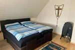 Große Wohnung in 2 Familienhaus mit Garten und Autogarage