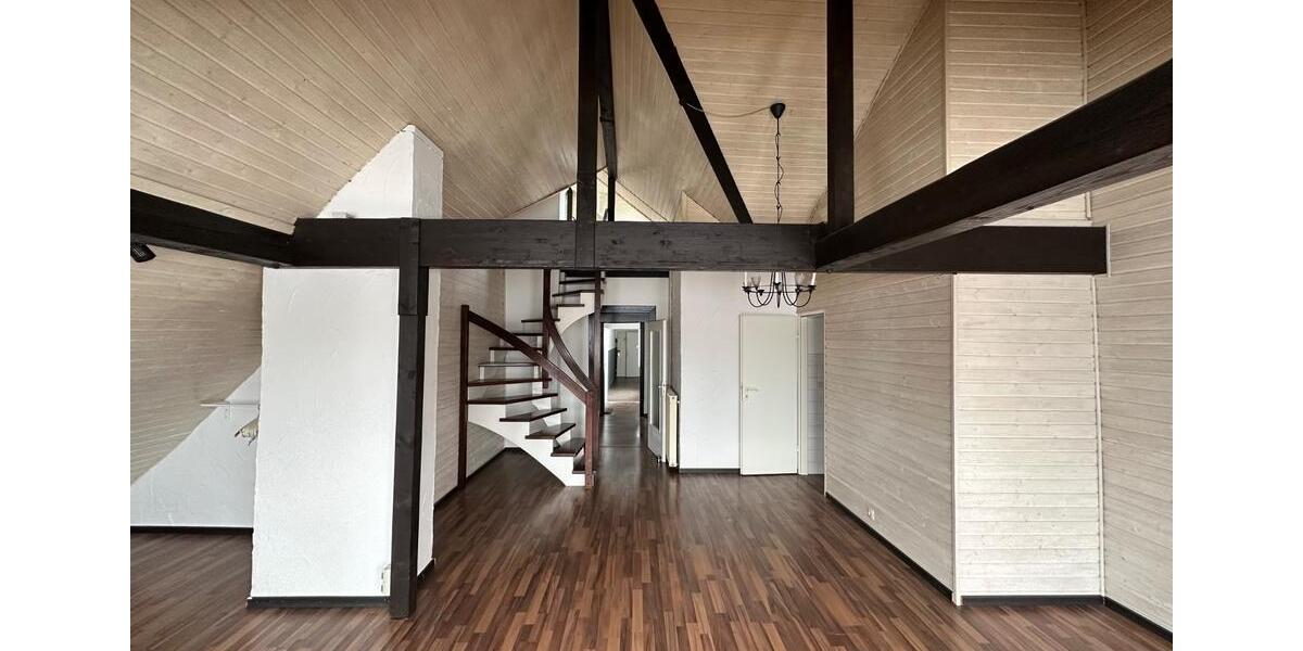 Penthouse-Wohnung, Terrasse, 1-3 P DÜ-Zentrum im Altbau warm 1420 3 zimmer