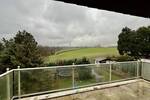 *** WEDOW *** Zweifamilienhaus mit Balkon, Garten & Stellplätzen – Wohnen & Investieren