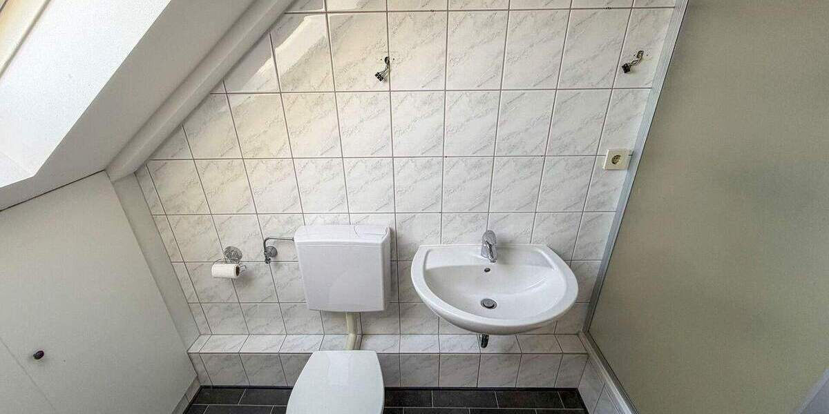 Geräumiges Wohnhaus mit Garage und Garten in Stolberg-Büsbach 7 zimmer