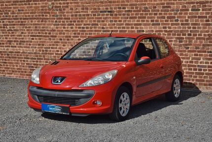 Peugeot 206 131.000 km 2.590 € Düren 52351