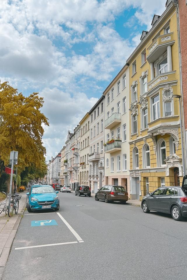 2-Zimmer-Wohnung mit 2 Balkonen in Top-Uni-Lage