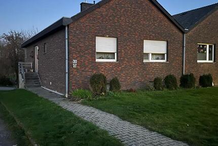 Haus Geilenkirchen - 5 Zimmer, 120 m&sup2;, 800&euro; | Angebot:25636940