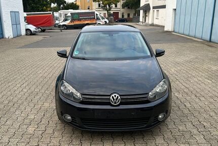 VW Golf 147.000 km 5.900 € Aachen 52068