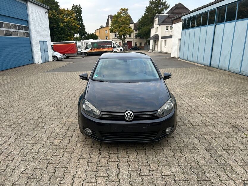 VW Golf 147.000 km 5.900 € Aachen 52068