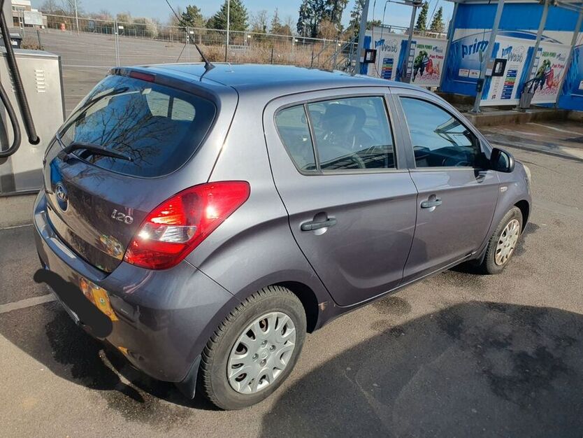 i20