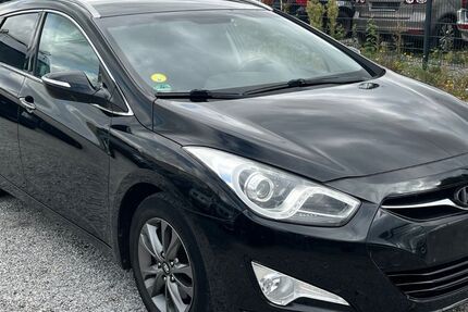 Hyundai i40 227.000 km 3.980 € Düren 52351