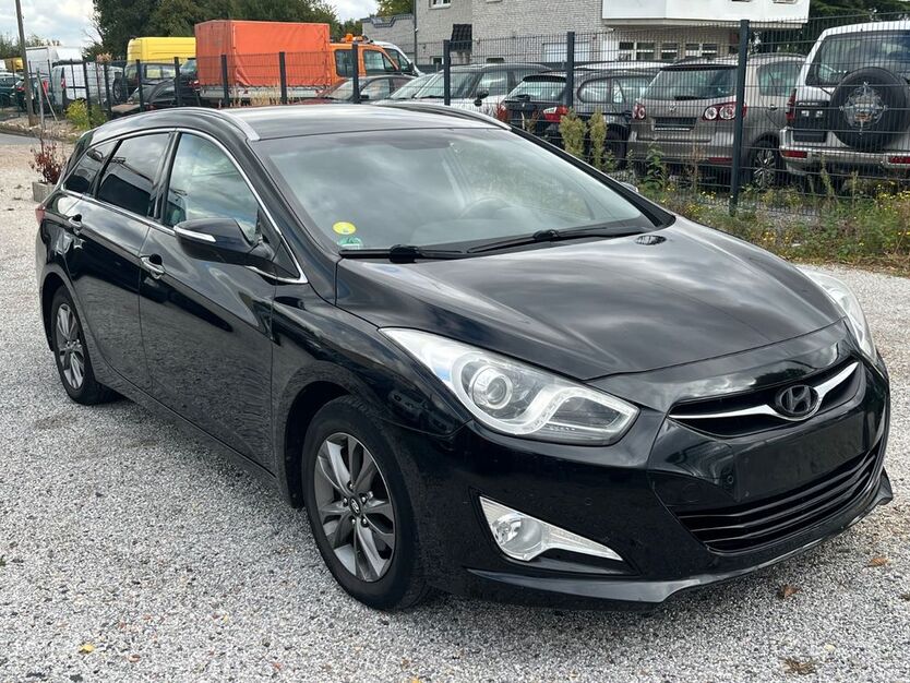 Hyundai i40 227.000 km 3.980 € Düren 52351