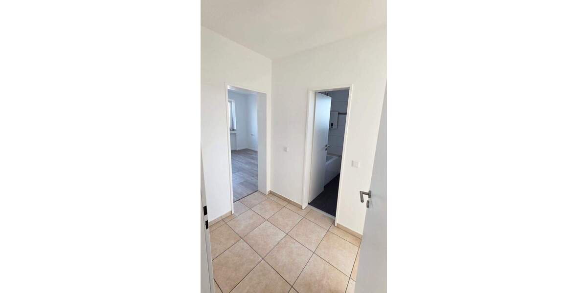 Über den Dächern mit viel Platz zum Entfalten! 3-Zimmer mit Loggia, modernes Bad, Aufzug 3 zimmer