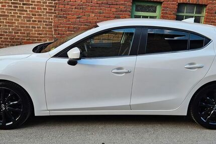 Mazda 3 93.254 km 12.300 &euro; Linnich 52441