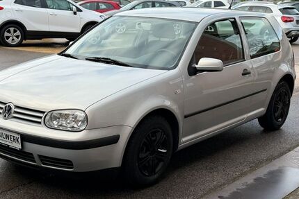 VW Golf 136.390 km 2.499 &euro; Düren 52353