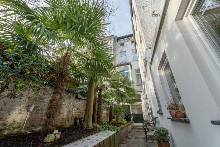 Historische Altbau-MaisonetteWohnung mit eigenem Garten inmitten des Frankenberger Viertels