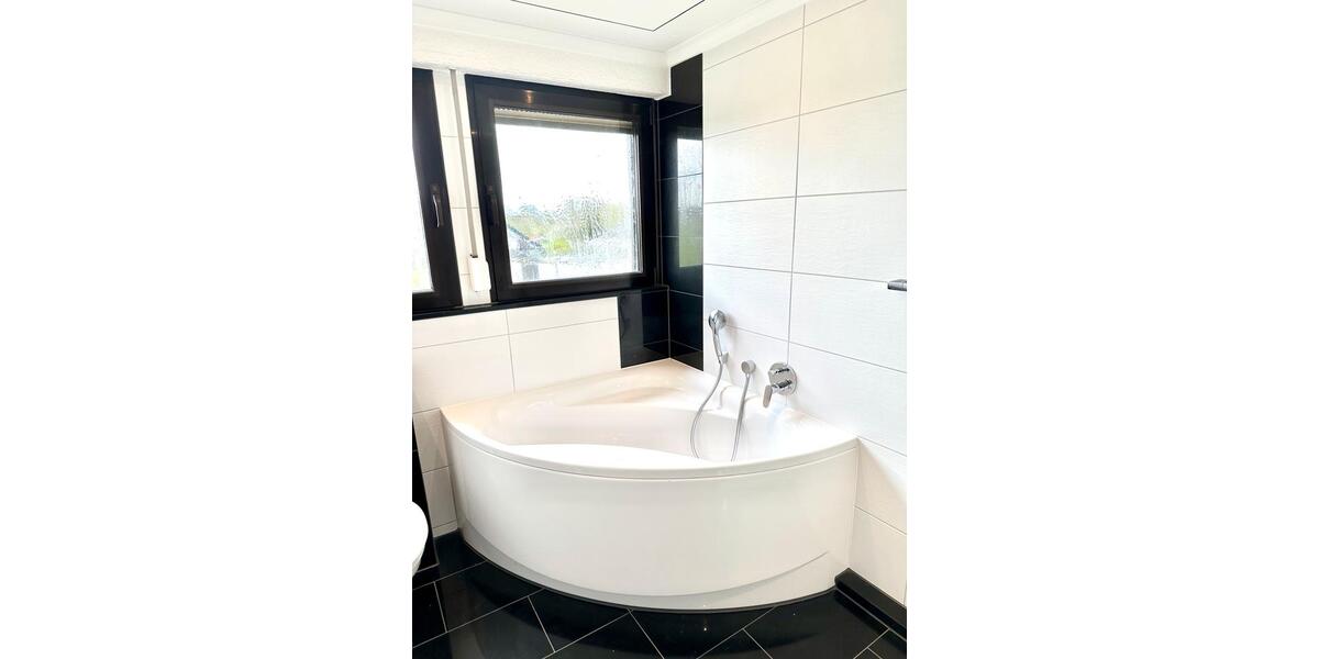 Dachgeschosswohnung in 52382 Niederzier Hambach 3 zimmer