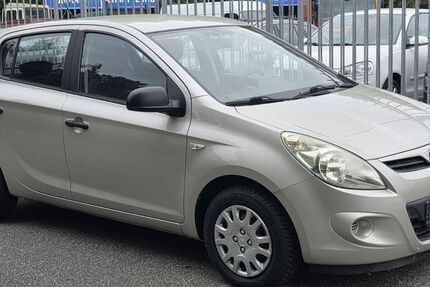 Hyundai i20 125.000 km 3.450 € Niederzier 52382