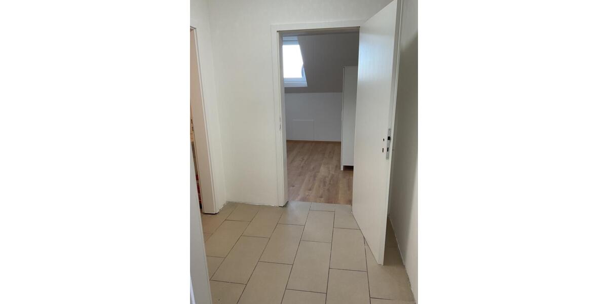 Dachgeschoßwohnung Aachen Aachen-Mitte - 1 Zimmer, 12 m&sup2;, 500&euro; | Angebot:26449037