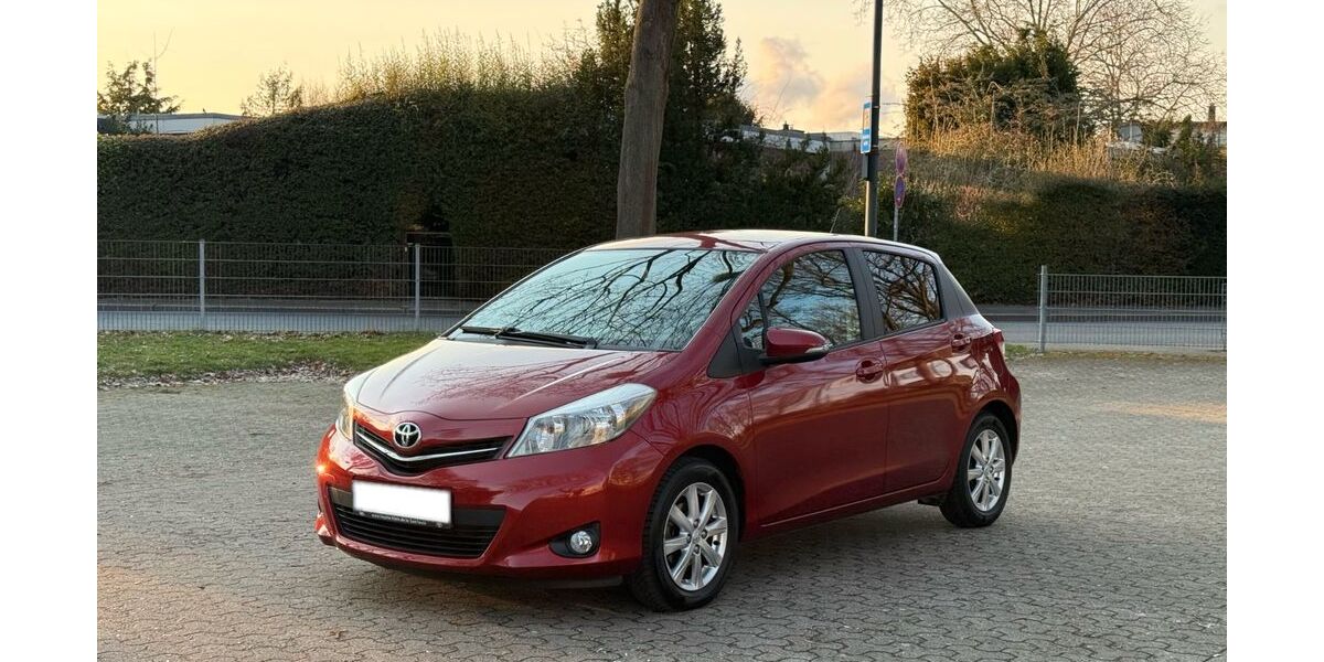 Toyota Yaris 39.530 km 8.799 &euro; Düren 52349